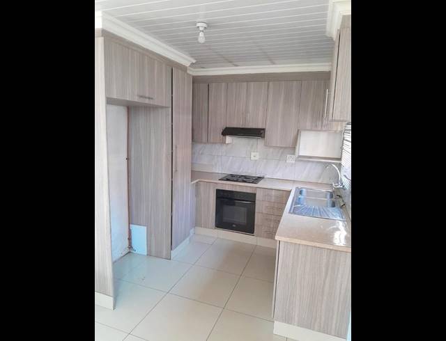 4 BEDROOM HOUSE FOR SALE IN MUNSIEVILLE SOUTH